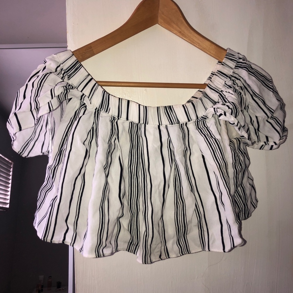 Crop top - Picture 2 of 4